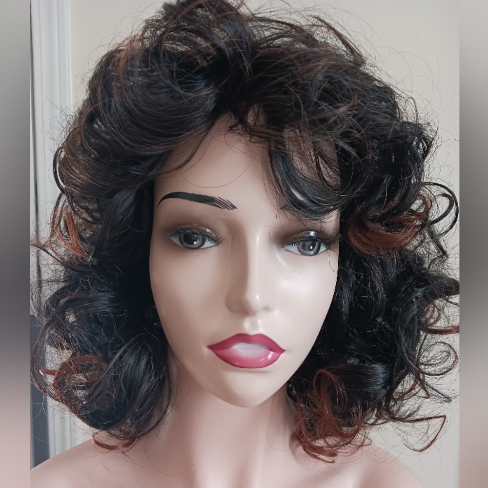 Short cury brunette wig